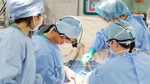 Công nghệ mới giúp bác sĩ 'vá' xương ngay trong phòng mổ