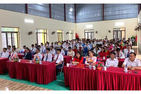 Các đồng chí lãnh đạo UBND tỉnh dự Lễ công bố Nghị quyết của Ủy ban Thường vụ Quốc hội về việc kết thúc hoạt động đơn vị hành chính cấp huyện, sắp xếp các đơn vị hành chính cấp xã; Quyết định thành lập Đảng bộ cấp xã; chỉ định nhân sự cấp ủy, lãnh đạo HĐND, UBND, Ủy ban MTTQ Việt Nam cấp xã tại các điểm cầu các xã
