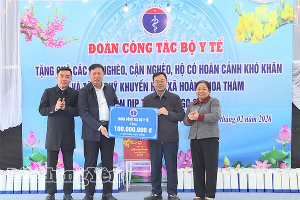 Đoàn công tác của Bộ Y tế thăm, tặng quà Tết và kiểm tra công tác y tế tại tỉnh Hưng Yên