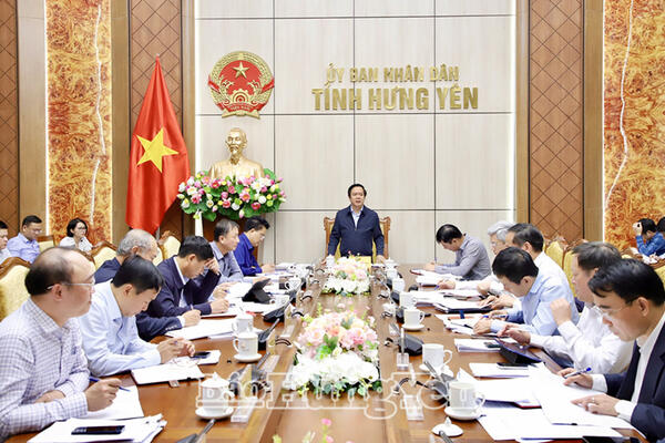 UBND tỉnh nghe báo cáo tình hình giải ngân vốn đầu tư công năm 2025