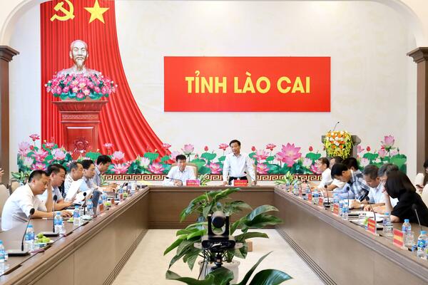 Đoàn công tác của Bộ Xây dựng làm việc với UBND tỉnh về Dự án tuyến đường sắt Lào Cai - Hà Nội - Hải Phòng