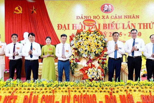 Cảm Nhân cần khai thác tối đa thế mạnh về cảnh quan và hệ sinh thái ven hồ Thác Bà để hình thành các sản phẩm du lịch đặc thù