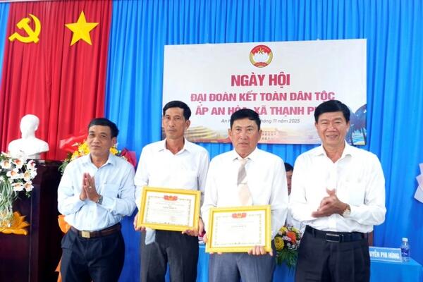 Xã Thạnh Phú tổ chức Ngày hội Đại đoàn kết toàn dân tộc điểm tại ấp An Hòa