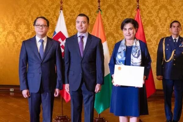Đại sứ Nguyễn Việt Cường trình Thư ủy nhiệm lên Tổng thống Ecuador