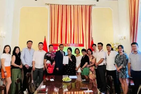Ra mắt Ban liên lạc cộng đồng người Việt Nam tại Cộng hòa Áo