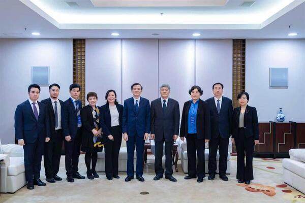 Đồng chí Ủy viên Trung ương Đảng, Phó Giám đốc thường trực Học viện Chính trị quốc gia Hồ Chí Minh tham dự và phát biểu khai mạc Hội thảo khoa học tại tỉnh Quảng Tây, Trung Quốc