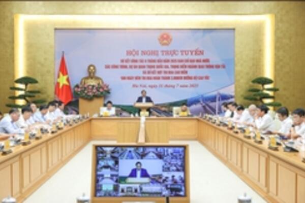 Phấn đấu hoàn thành xuất sắc đột phá chiến lược về hạ tầng giao thông