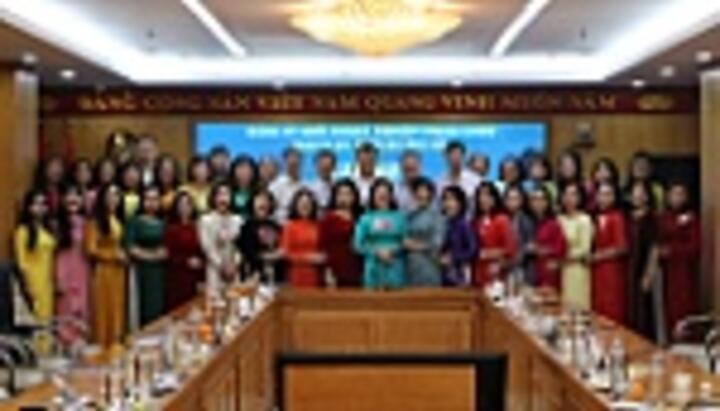 Gặp mặt cán bộ, chuyên viên, nhân viên nữ Cơ quan Đảng uỷ Khối nhân kỷ niệm Ngày quốc tế Phụ nữ 8/3