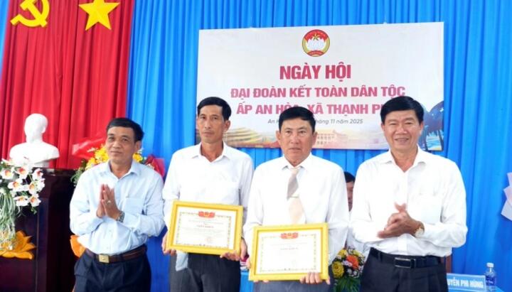 Xã Thạnh Phú tổ chức Ngày hội Đại đoàn kết toàn dân tộc điểm tại ấp An Hòa