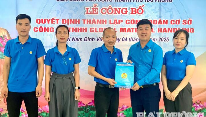 Thành lập 8 công đoàn cơ sở trong các khu công nghiệp, khu kinh tế