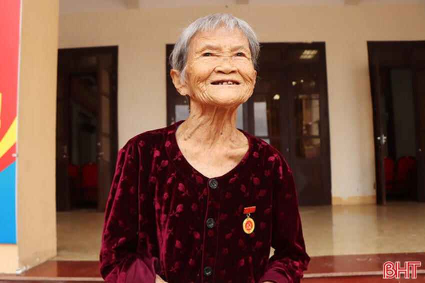 Ký ức dạy bình dân học vụ của đảng viên 80 năm tuổi Đảng