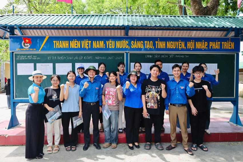 Nghệ An: Hơn 2.100 thanh niên tình nguyện Nghệ An tiếp sức sĩ tử vào lớp 10