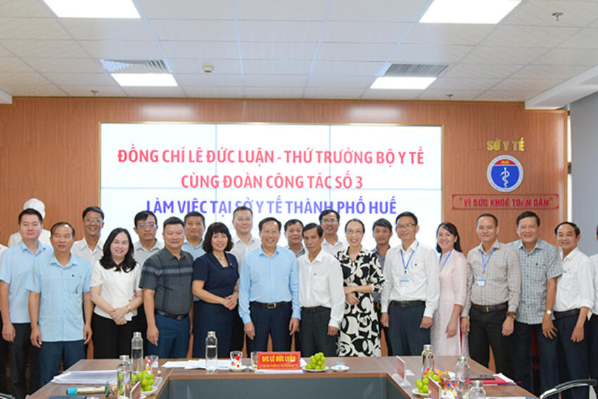 Bộ Y tế kiểm tra mô hình công tác Y tế 2 cấp tại thành phố Huế