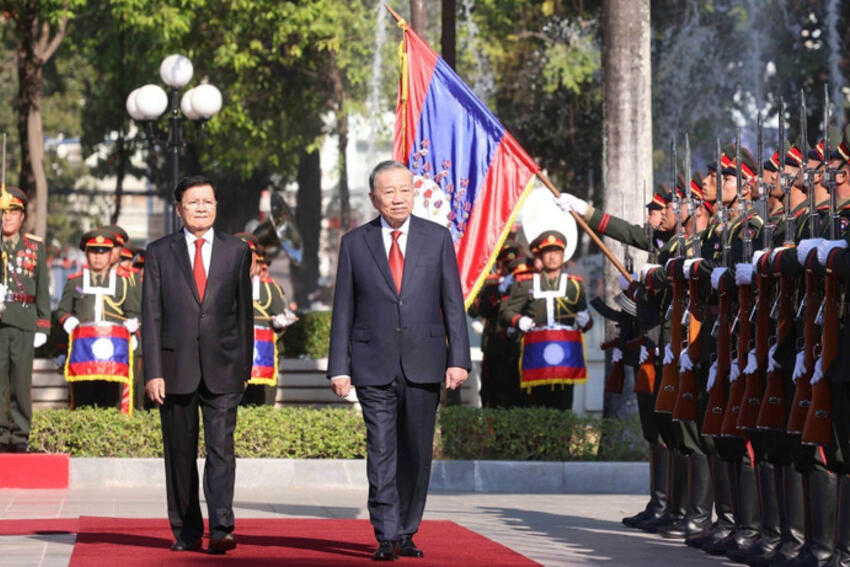Lễ đón trọng thể Tổng Bí thư Tô Lâm tại thủ đô Vientiane của CHDCND Lào