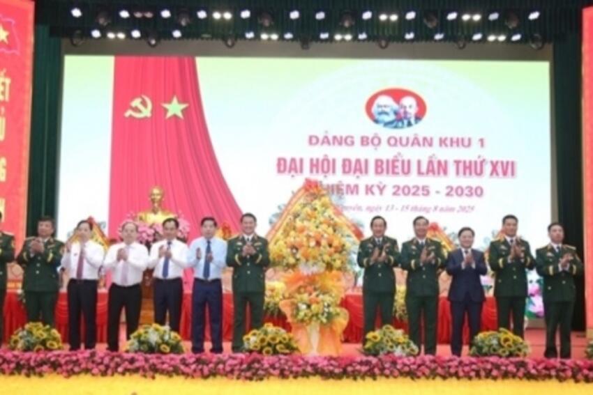 Đồng chí Bí thư Tỉnh ủy Trịnh Việt Hùng dự Đại hội đại biểu Đảng bộ Quân khu 1 lần thứ XVI, nhiệm kỳ 2025 - 2030