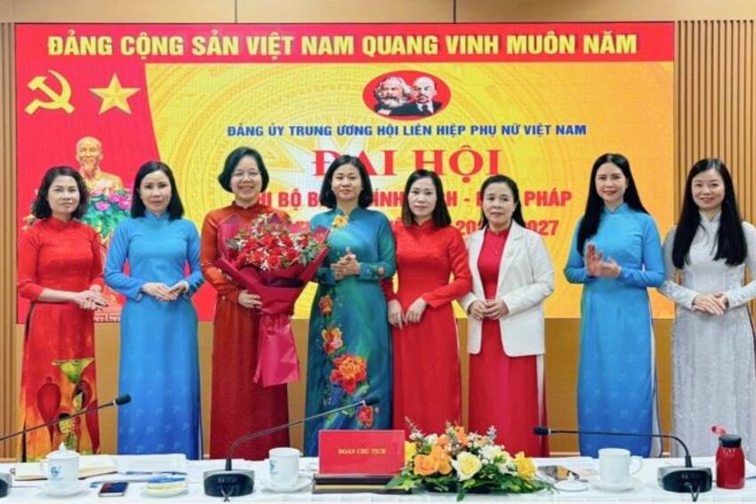 Đảng bộ TƯ Hội LHPN Việt Nam: Tổ chức thành công đại hội điểm Chi bộ Ban Chính sách - Luật pháp