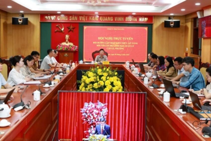 Bồi dưỡng cập nhật kiến thức, kỹ năng đối với cán bộ lãnh đạo, quản lý cấp xã, phường, đặc khu