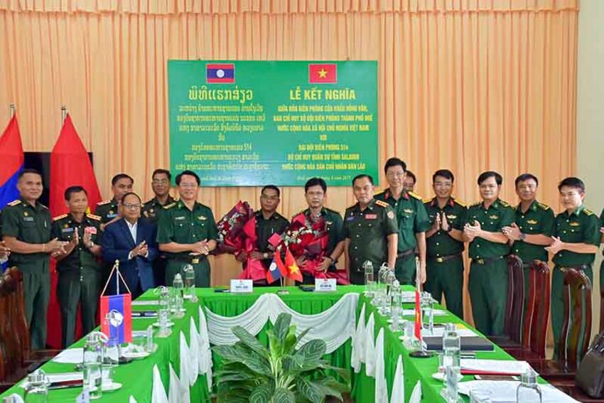 Đồn Biên phòng cửa khẩu Hồng Vân kết nghĩa với Đại đội Biên phòng 514 (Lào)
