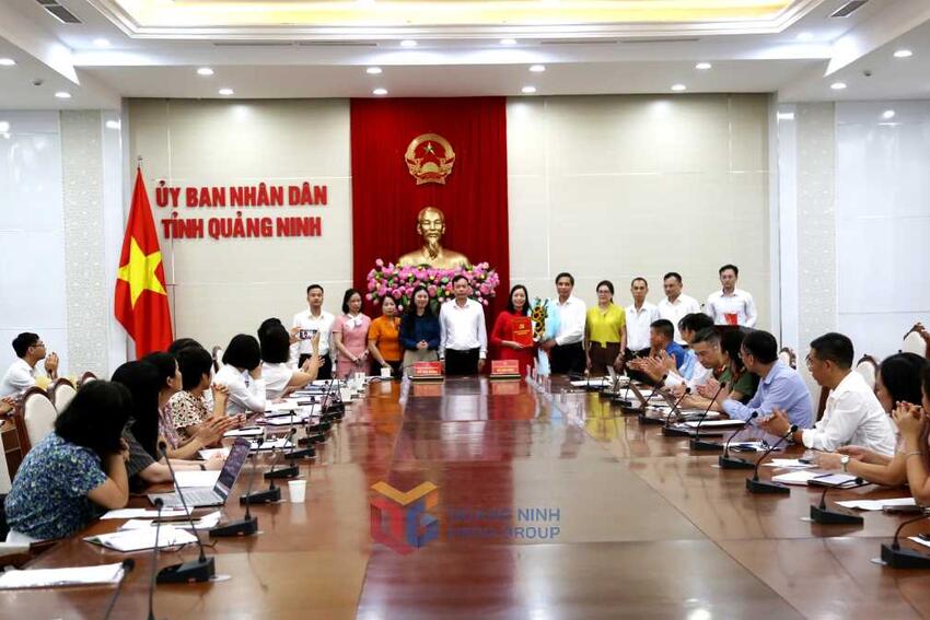 Đoàn công tác Cục Thống kê làm việc với tỉnh Quảng Ninh