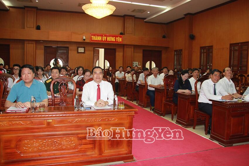 Ban Thường vụ Thành ủy Hưng Yên khen thưởng 7 tập thể, 19 cá nhân có thành tích xuất sắc trong 10 năm thực hiện Chỉ thị số 05 – CT/TW.