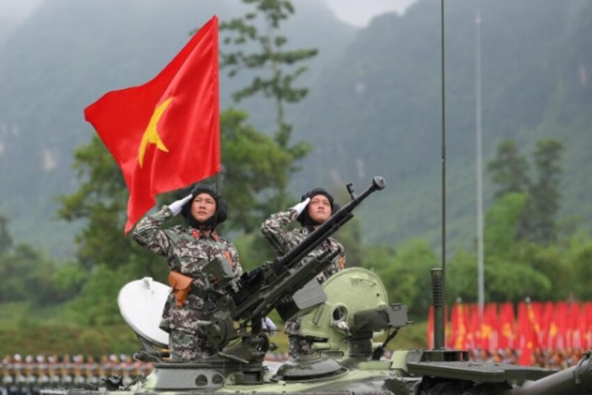 Quán triệt sâu sắc đường lối, quan điểm của Đảng về quân sự, quốc phòng, bảo vệ Tổ quốc trong tình hình mới