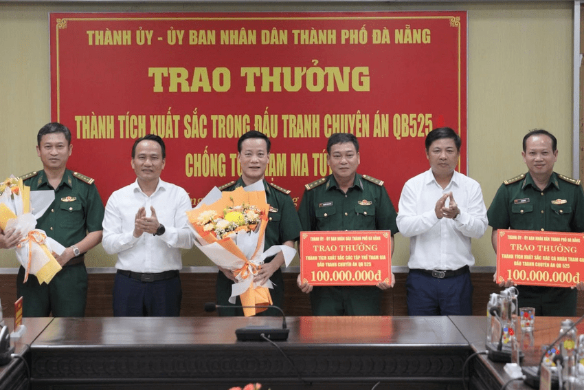 Đà Nẵng thưởng nóng 200 triệu đồng cho lực lượng biên phòng phá chuyên án ma túy lớn nhất từ trước đến nay