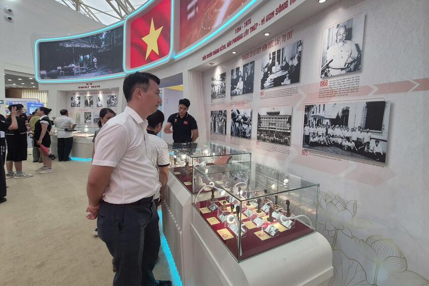 Nhiều dấu ấn tại Triển lãm "Văn phòng Chính phủ - 80 năm đồng hành cùng dân tộc"