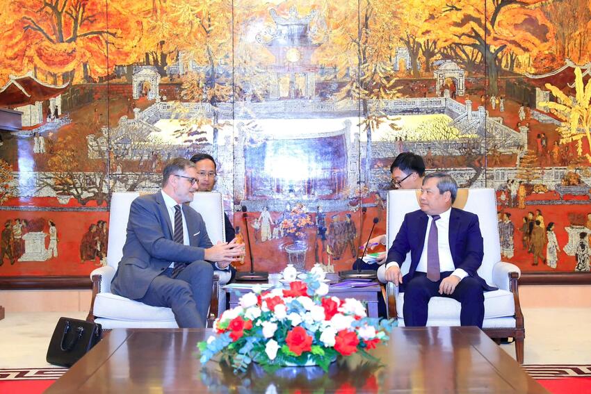 Hà Nội tăng cường hợp tác với đối tác Pháp về giao thông đô thị, bảo tồn di sản