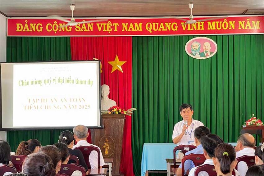 Tập huấn triển khai các quy định về an toàn tiêm chủng năm 2025
