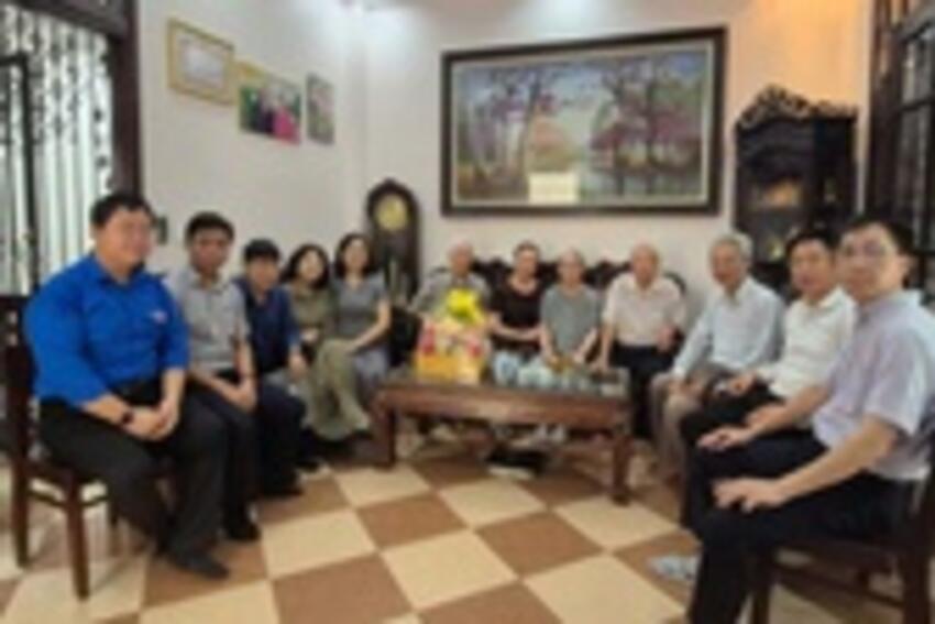 Văn phòng Chính phủ thăm hỏi, tri ân gia đình chính sách, người có công
