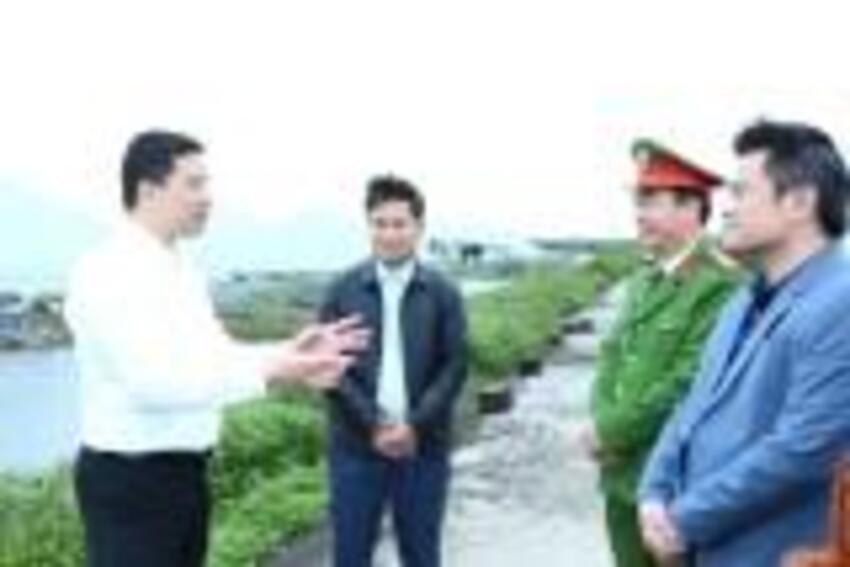 Phó Bí thư Thường trực Tỉnh ủy Nguyễn Hồng Phong thăm, làm việc tại xã Vạn Lộc