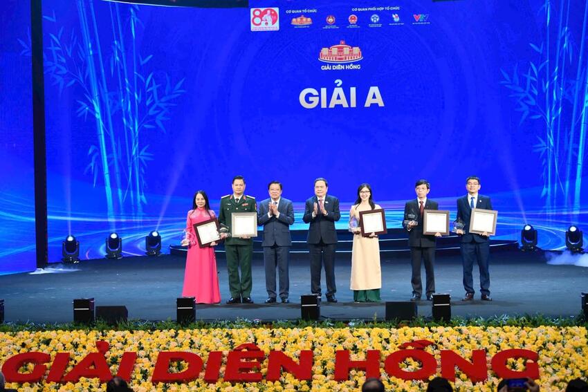 Lễ trao Giải Báo chí toàn quốc về Quốc hội và Hội đồng nhân dân (Giải Diên Hồng) với chủ đề “80 năm Quốc hội Việt Nam”
