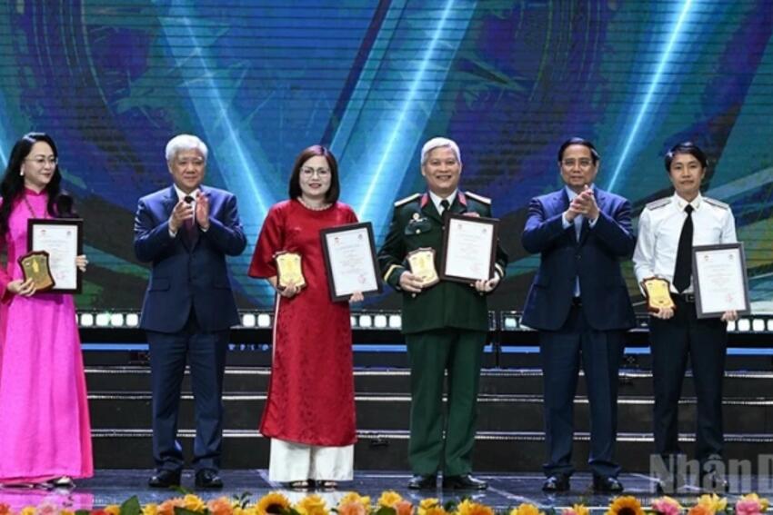 Thủ tướng Phạm Minh Chính: Báo chí cách mạng phải chống tham nhũng với tinh thần “thép trong bút-lửa trong tim”