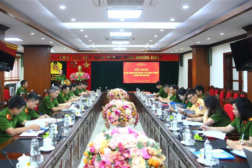 Cụm thi đua số 5 - Khối các đơn vị trực thuộc Bộ Công an sơ kết phong trào thi đua “Vì an ninh Tổ quốc” 6 tháng đầu năm 2025