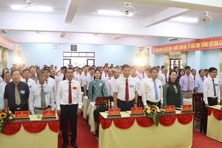 Xây dựng xã Phú Vinh trở thành trung tâm dịch vụ- du lịch biển và đầm phá