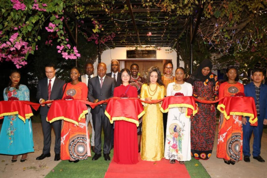 Khánh thành Không gian Hồ Chí Minh trong ngày Tết Độc lập tại Tanzania