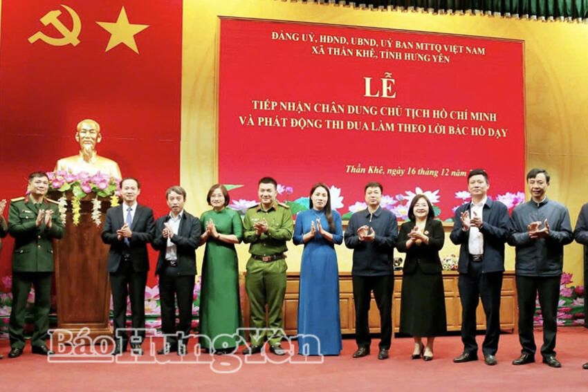 Xã Thần Khê tiếp nhận chân dung Chủ tịch Hồ Chí Minh và phát động thi đua làm theo lời Bác