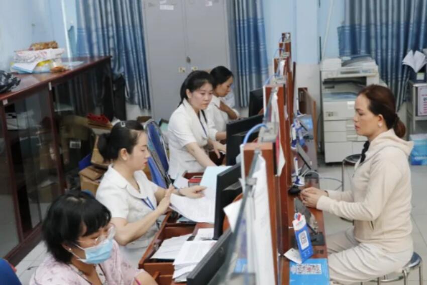 Chủ tịch UBND TPHCM chỉ đạo khẩn đảm bảo tiếp nhận và giải quyết thủ tục hành chính sau khi sắp xếp bộ máy