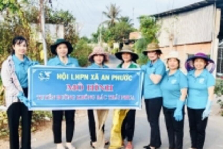 Xây dựng đội ngũ cán bộ, đảng viên thực sự tiên phong, gương mẫu