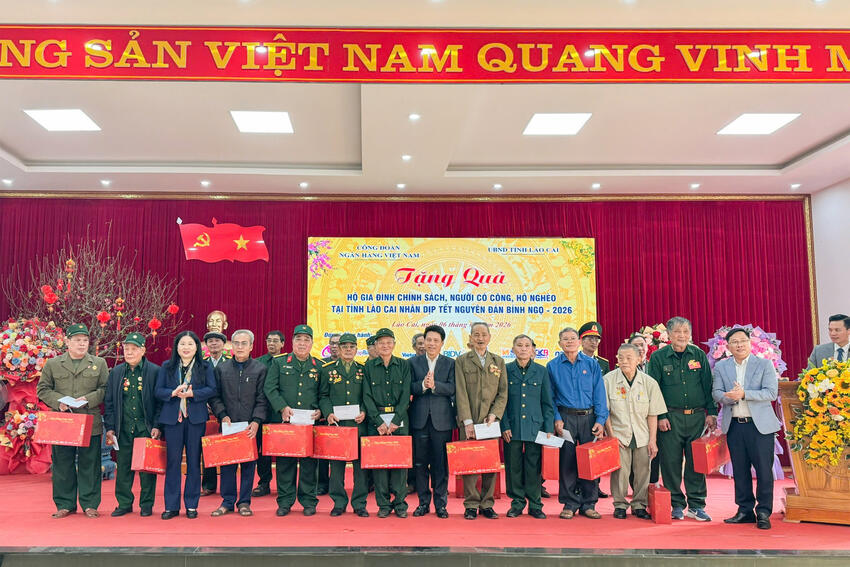Công đoàn Ngân hàng Việt Nam chung tay mang Tết ấm đến đồng bào vùng cao