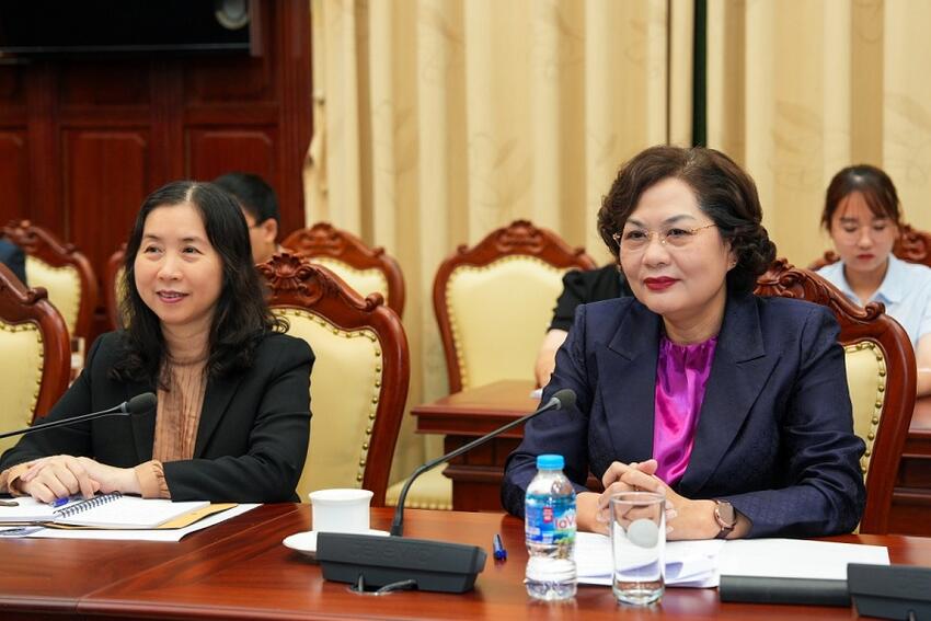 Thống đốc NHNN Nguyễn Thị Hồng tiếp Tổng giám đốc Tập đoàn MUFG