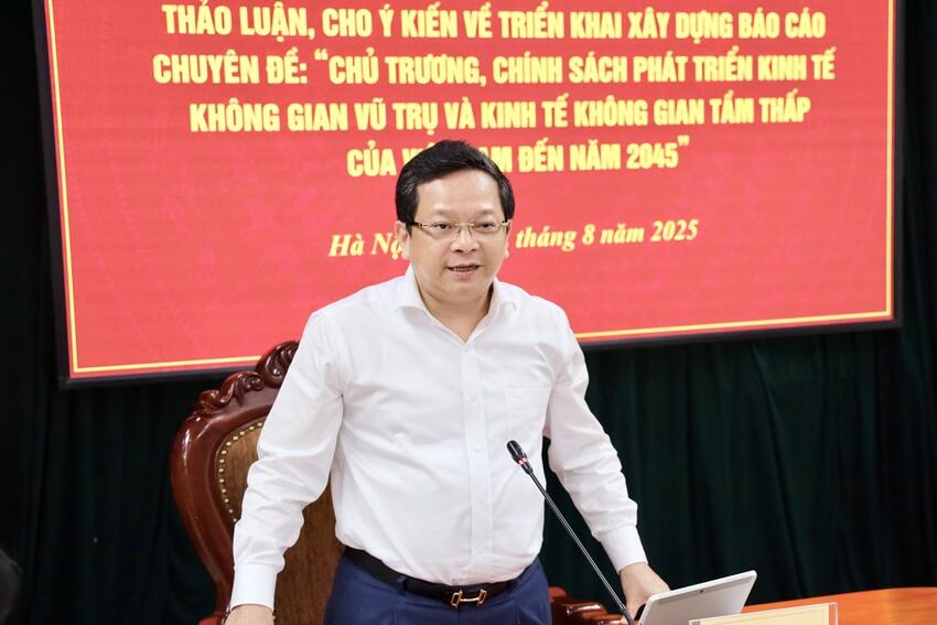 Phó Trưởng Ban Nguyễn Đức Hiển chủ trì Hội nghị thảo luận về triển khai xây dựng Báo cáo chuyên đề  “Chủ trương, chính sách phát triển kinh tế không gian vũ trụ và kinh tế không gian tầm thấp”