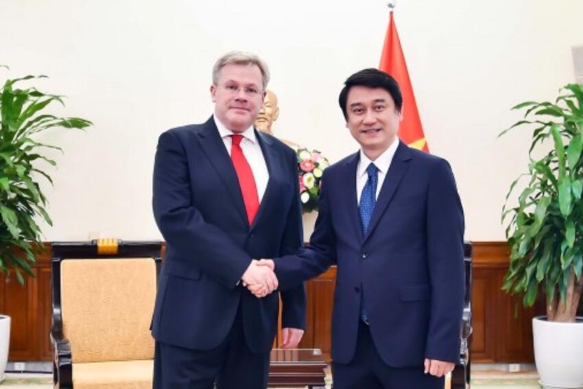 Thứ trưởng Ngoại giao Lê Anh Tuấn tiếp Vụ trưởng Vụ Không phổ biến và kiểm soát vũ khí, Bộ Ngoại giao Nga