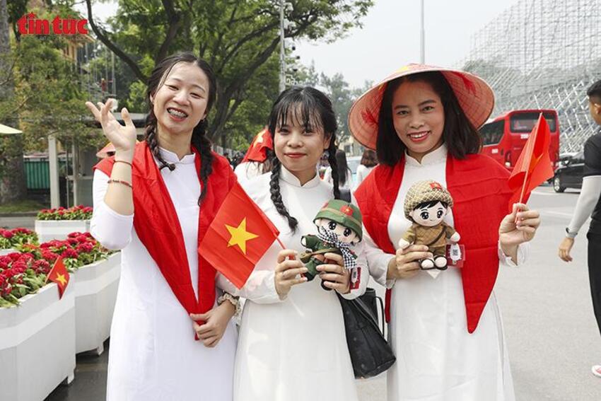 Người dân hân hoan chào đón đại lễ kỷ niệm 80 năm Quốc khánh