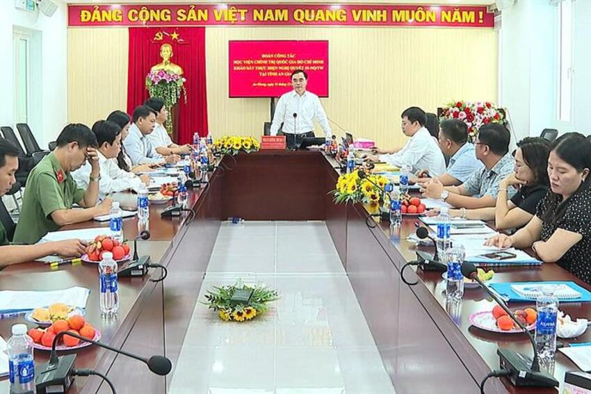 Đoàn công tác của Học viện Chính trị quốc gia Hồ Chí Minh làm việc tại An Giang