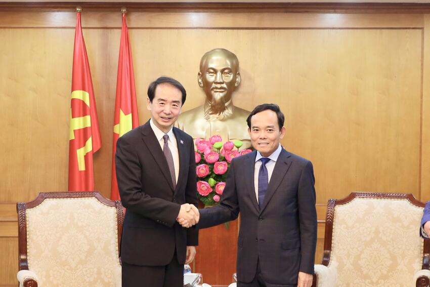 Trưởng Ban Chính sách, chiến lược Trung ương Trần Lưu Quang tiếp Đại sứ Trung Quốc tại Việt Nam