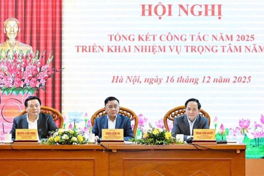 Tiếp tục đổi mới phương thức, nâng cao hơn nữa hiệu quả công tác bảo vệ nền tảng tư tưởng của Đảng
