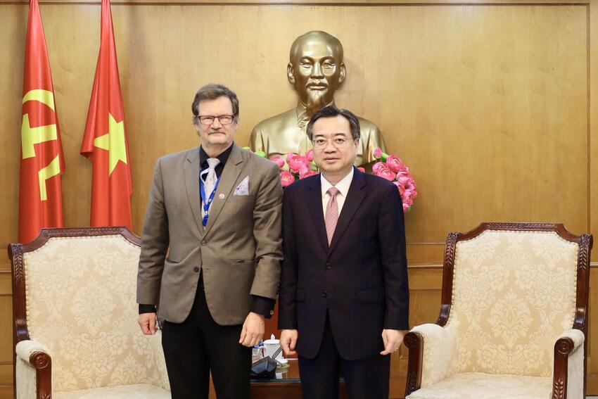 Trưởng Ban Chính sách, chiến lược Trung ương Nguyễn Thanh Nghị tiếp Đại sứ Phần Lan tại Việt Nam