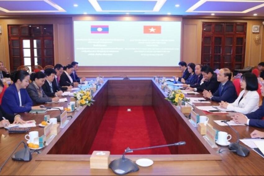 Đồng chí Trịnh Văn Quyết tiếp đoàn đại biểu Ủy ban Trung ương Mặt trận Lào xây dựng đất nước