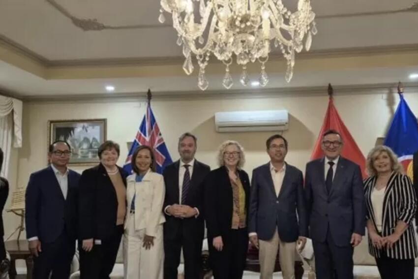 Đại sứ Phạm Hùng Tâm tiếp Hội nghị sĩ hữu nghị Australia-Việt Nam